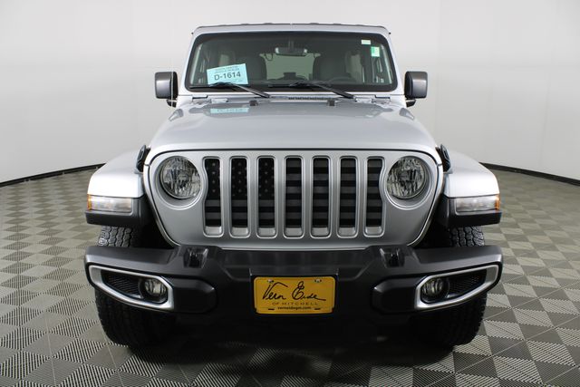 2022 Jeep Wrangler Unlimited Sahara photo 2