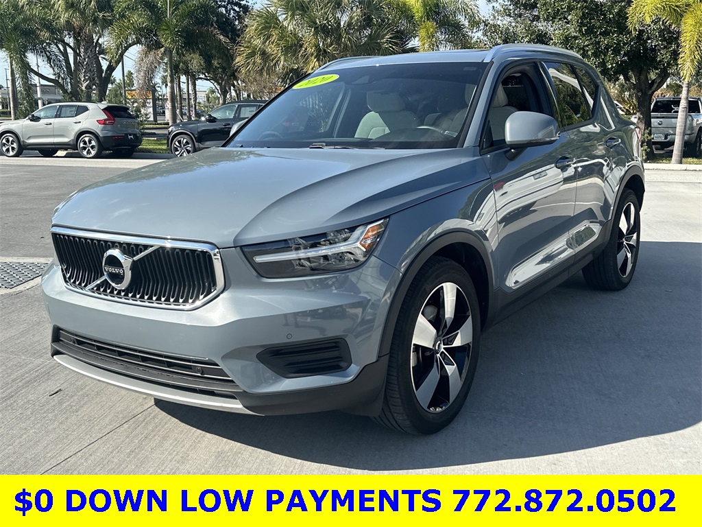 2020 Volvo XC40 Momentum's photo
