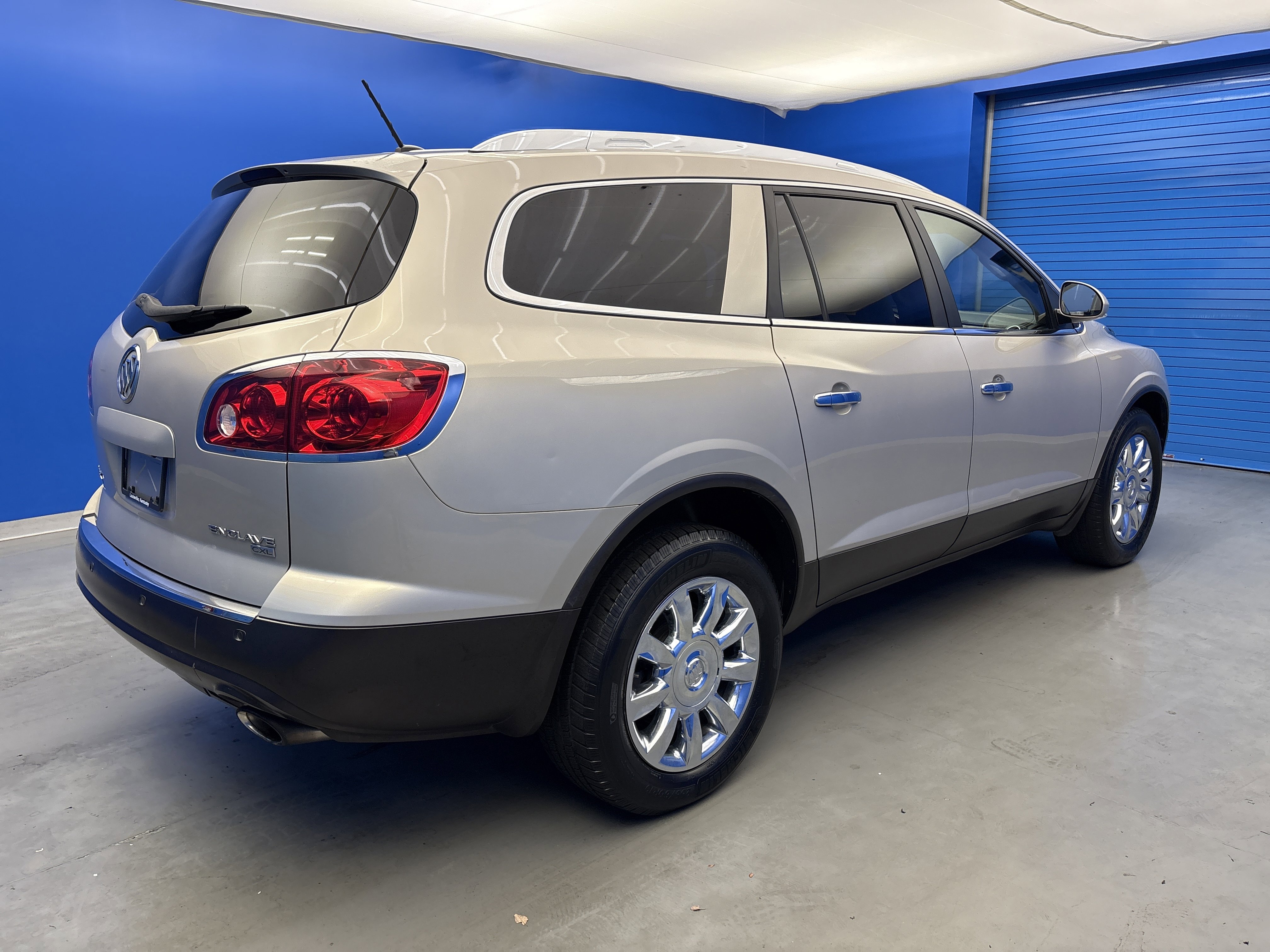 2011 Buick Enclave CXL photo 4