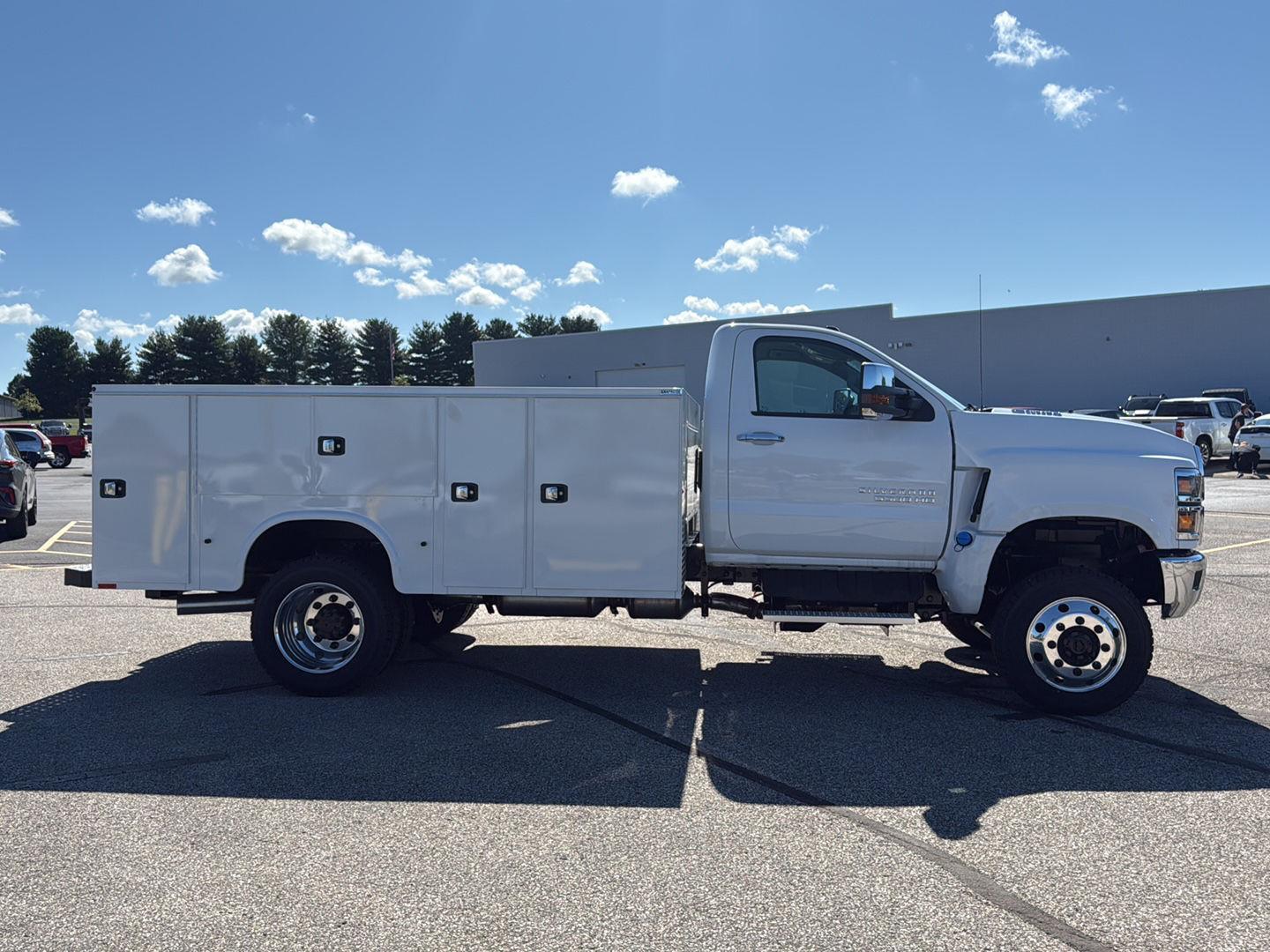 2024 Chevrolet Silverado 5500HD Work Truck photo 4
