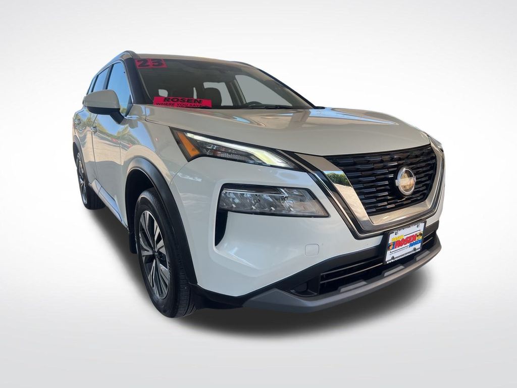 2023 Nissan Rogue SV photo 3
