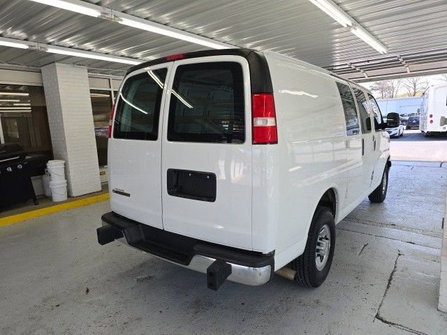 2022 Chevrolet Express Cargo Van 2500 photo 3