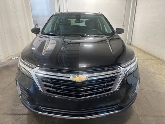 2024 Chevrolet Equinox LT photo 2