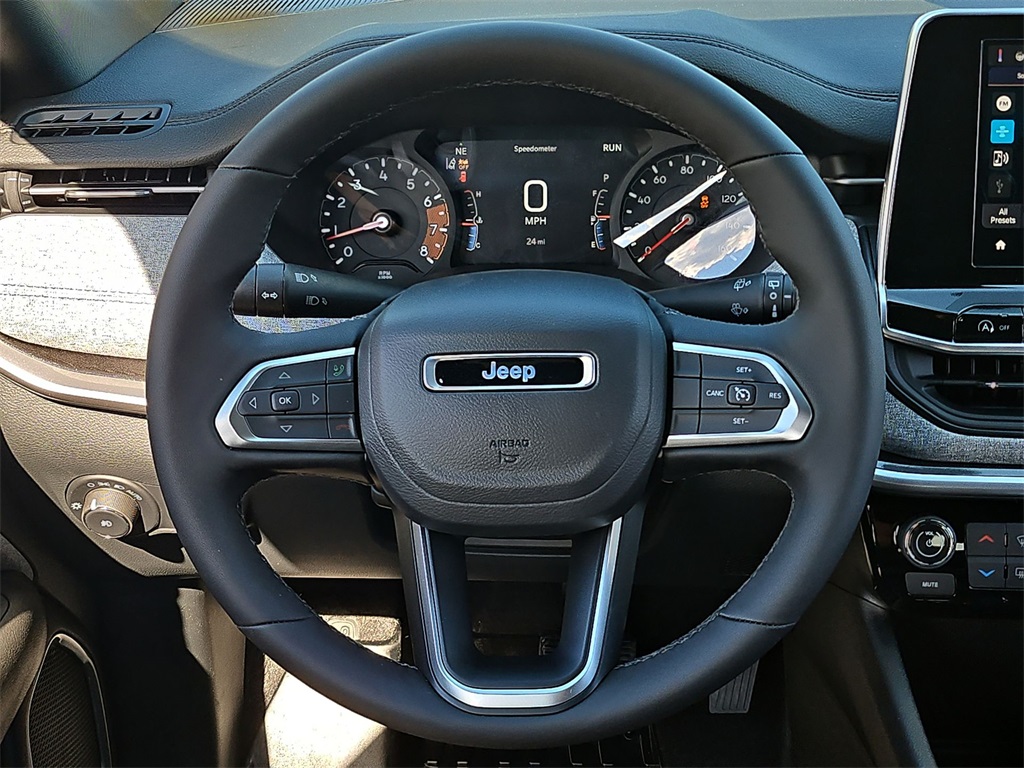 2025 Jeep Compass Latitude photo 41