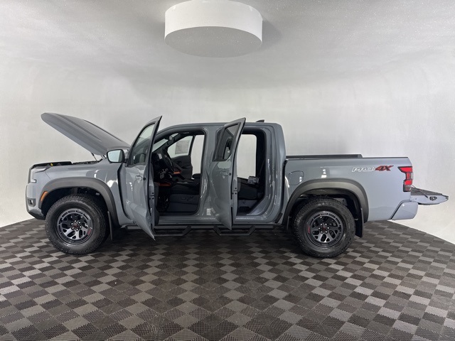 2026 Nissan Frontier Crew Cab PRO-4X photo 13