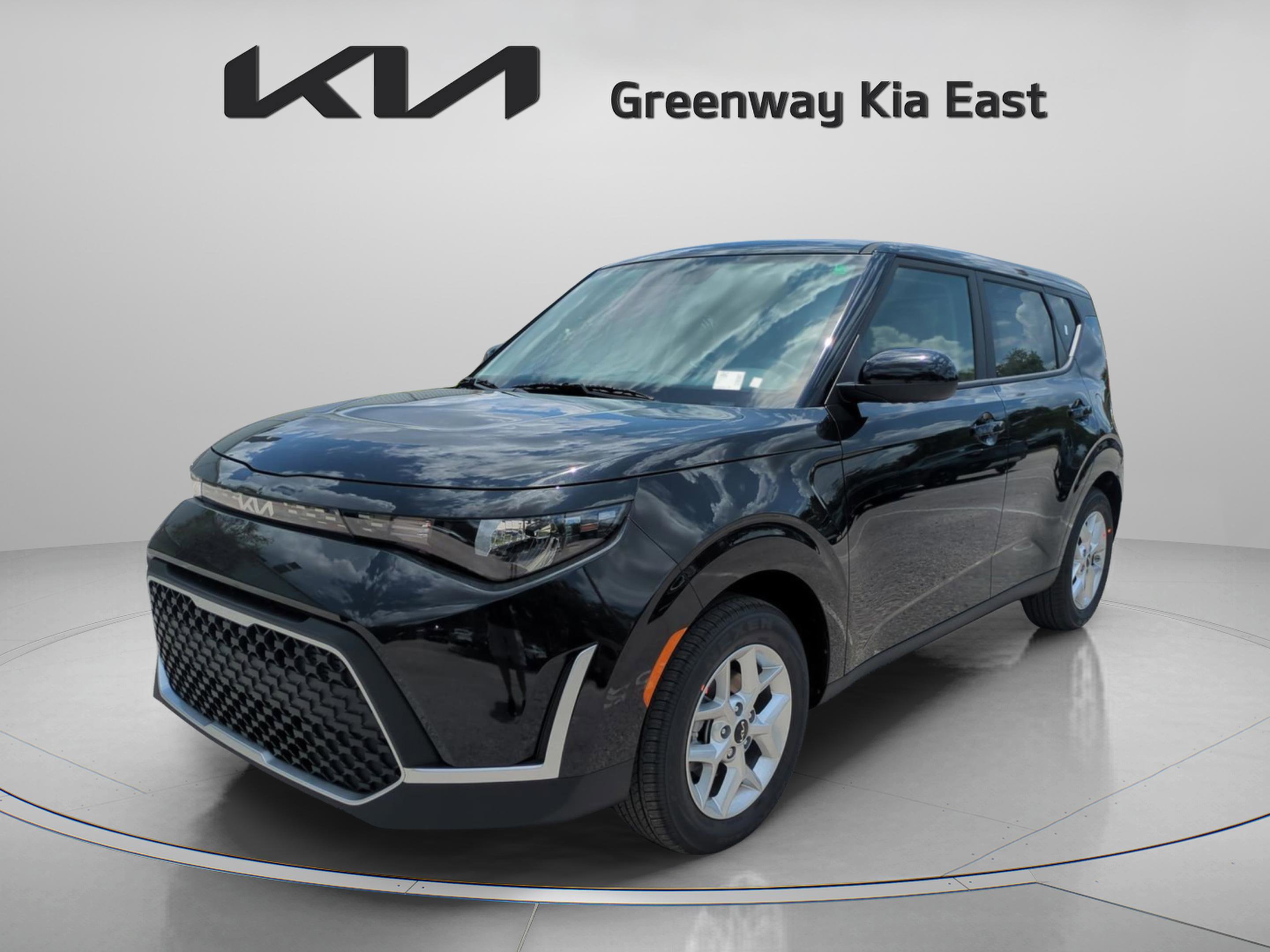 2025 Kia Soul LX photo 3