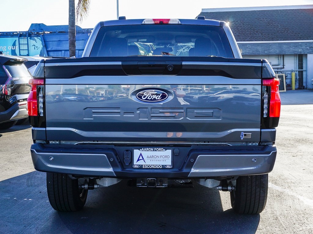 2025 Ford F-150 Lightning photo 5