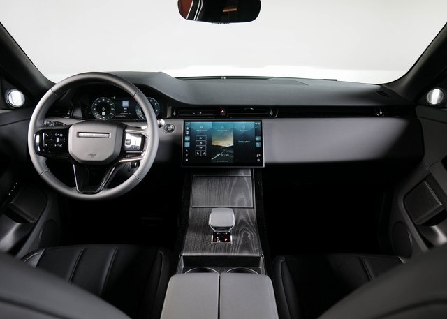 2026 Land Rover Range Rover Evoque Dynamic SE photo 3