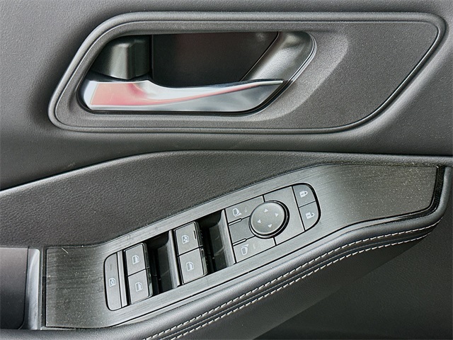 2024 Nissan Rogue SV photo 20