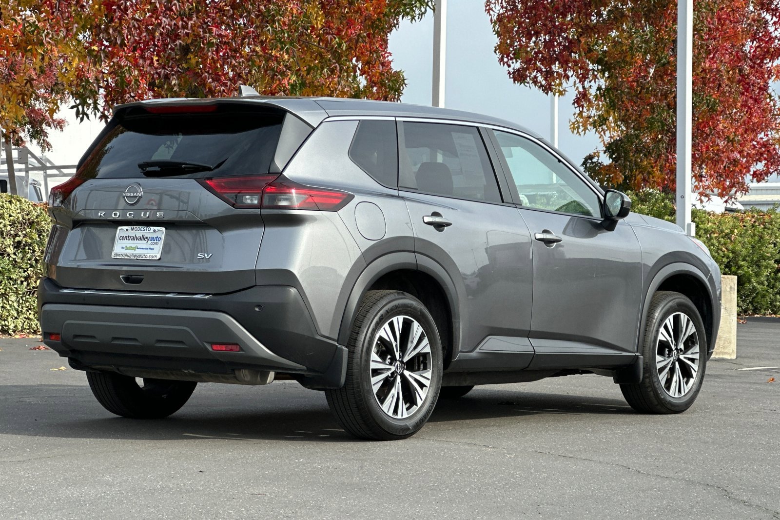 2023 Nissan Rogue SV photo 4