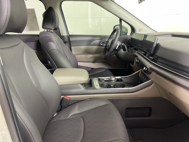 2026 Kia Carnival EX photo 13