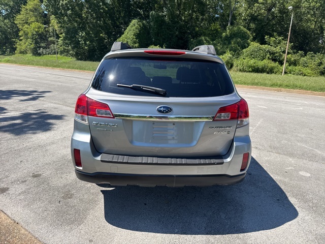 2011 Subaru Outback 2.5i Premium photo 5