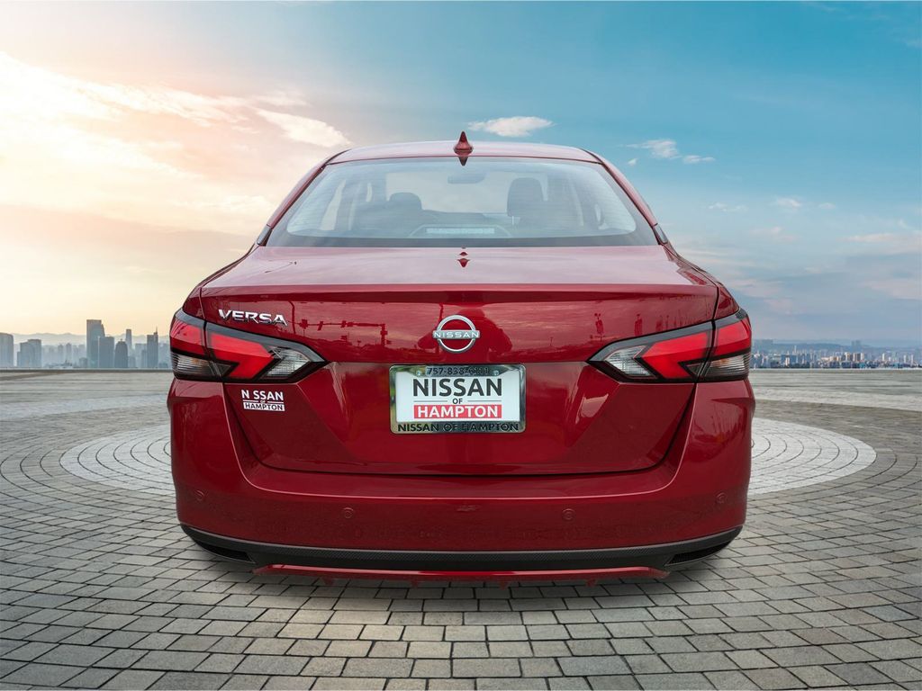2025 Nissan Versa SV photo 4