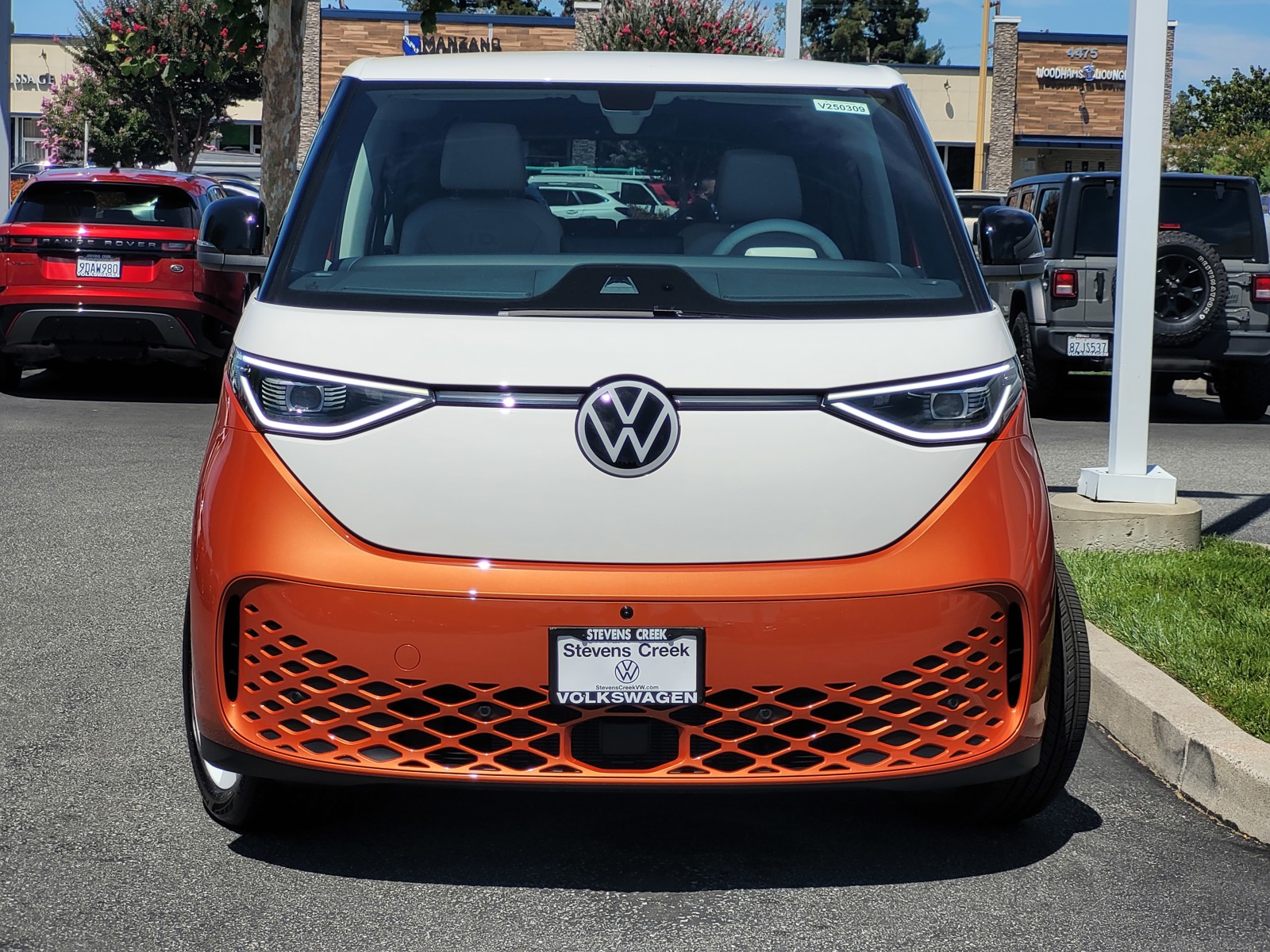 2025 Volkswagen ID. Buzz photo 2