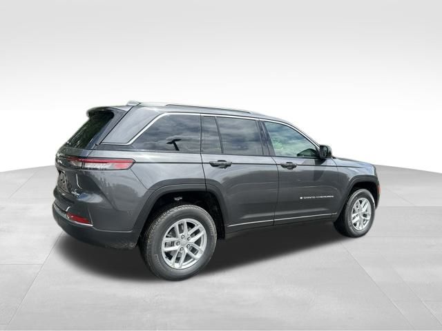 2025 Jeep Grand Cherokee Laredo X photo 4