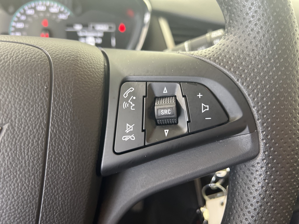 2022 Chevrolet Trax LS photo 17