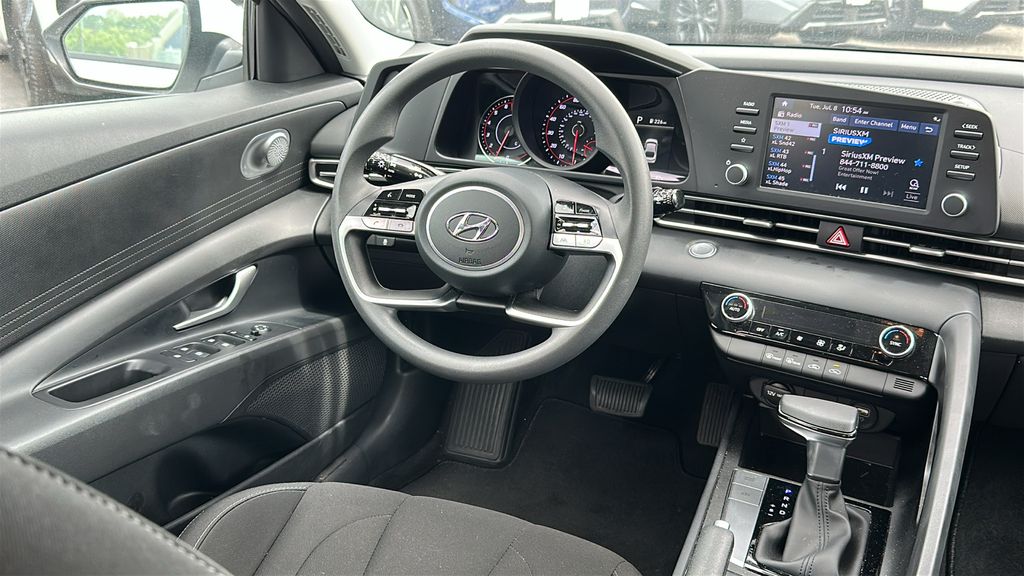 2023 Hyundai Elantra SEL photo 22