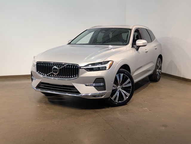 2023 Volvo XC60 Plus's photo