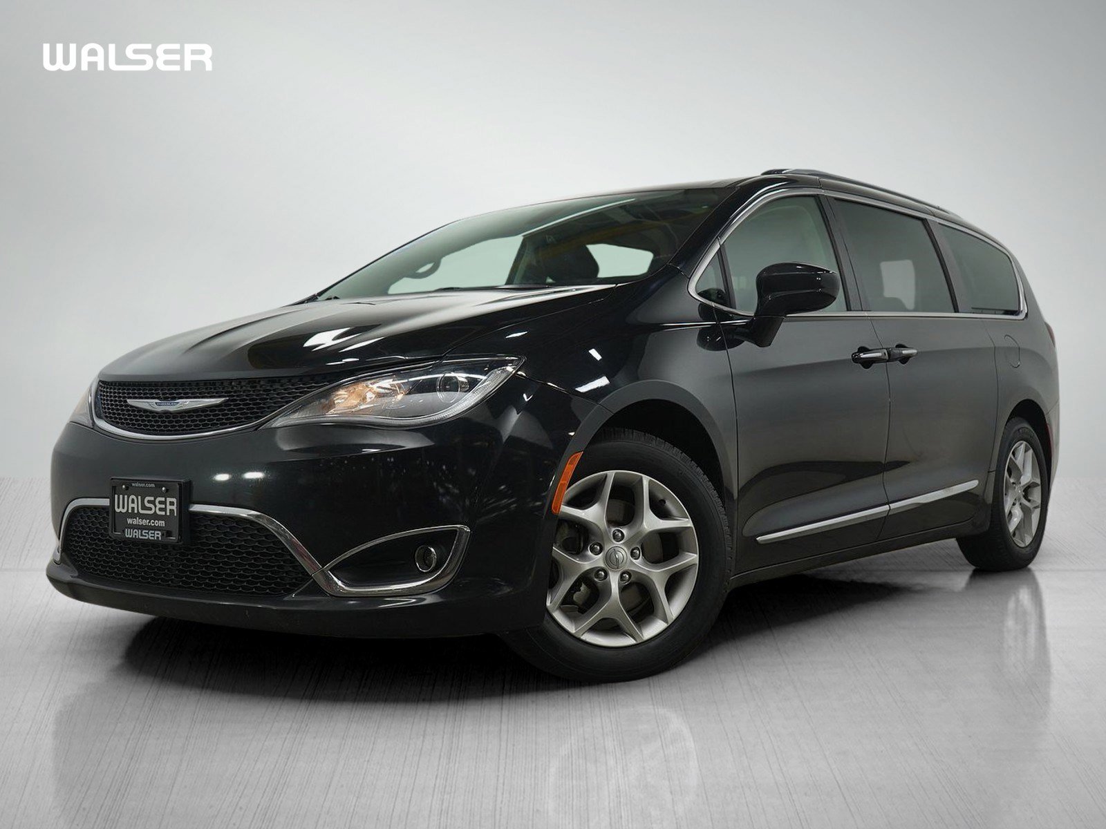 2018 Chrysler Pacifica Touring-L Plus's photo