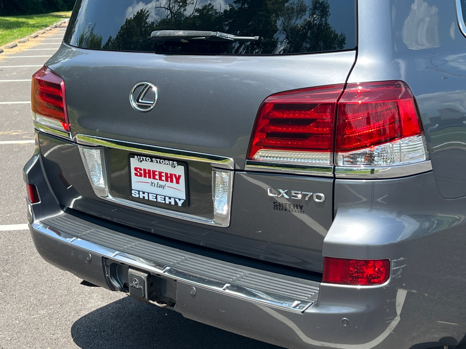2014 Lexus LX 570 photo 6