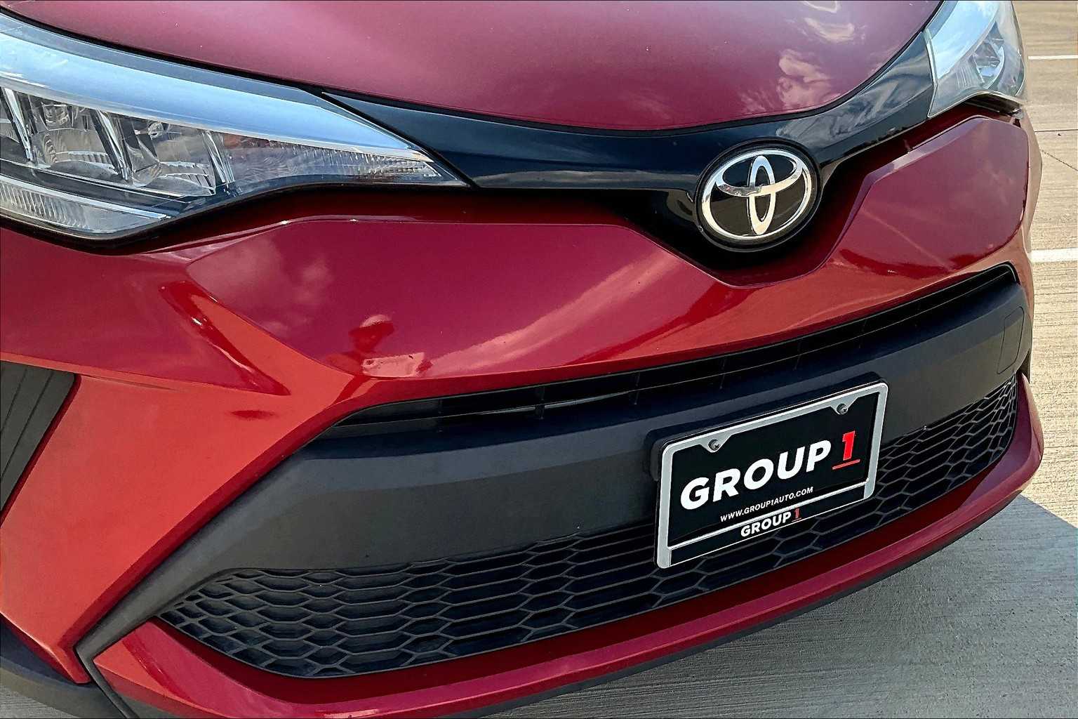 2020 Toyota C-HR LE photo 27