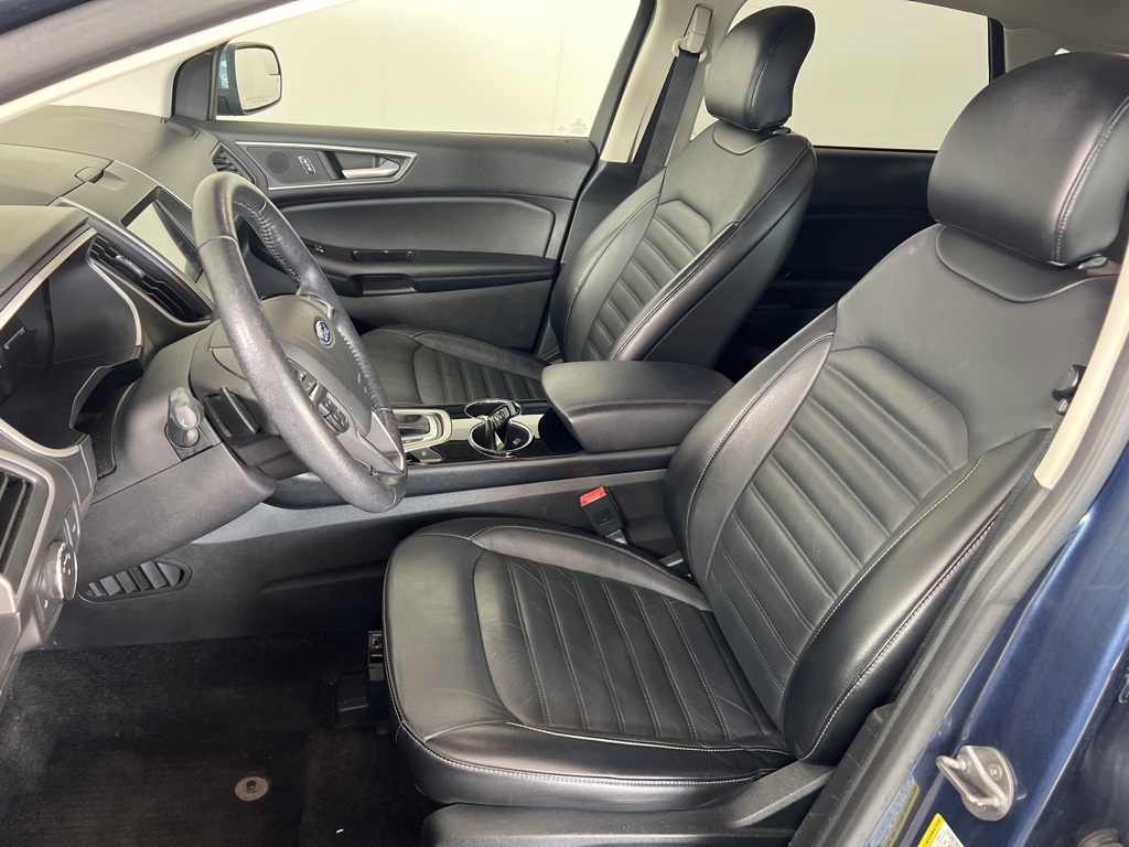 2018 Ford Edge SEL photo 2