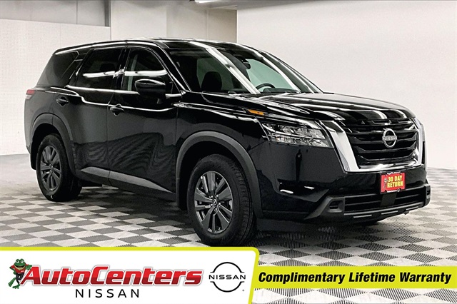 2025 Nissan Pathfinder S's photo