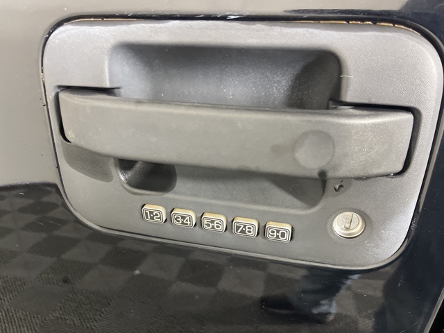 2005 Ford F-150 XLT photo 10