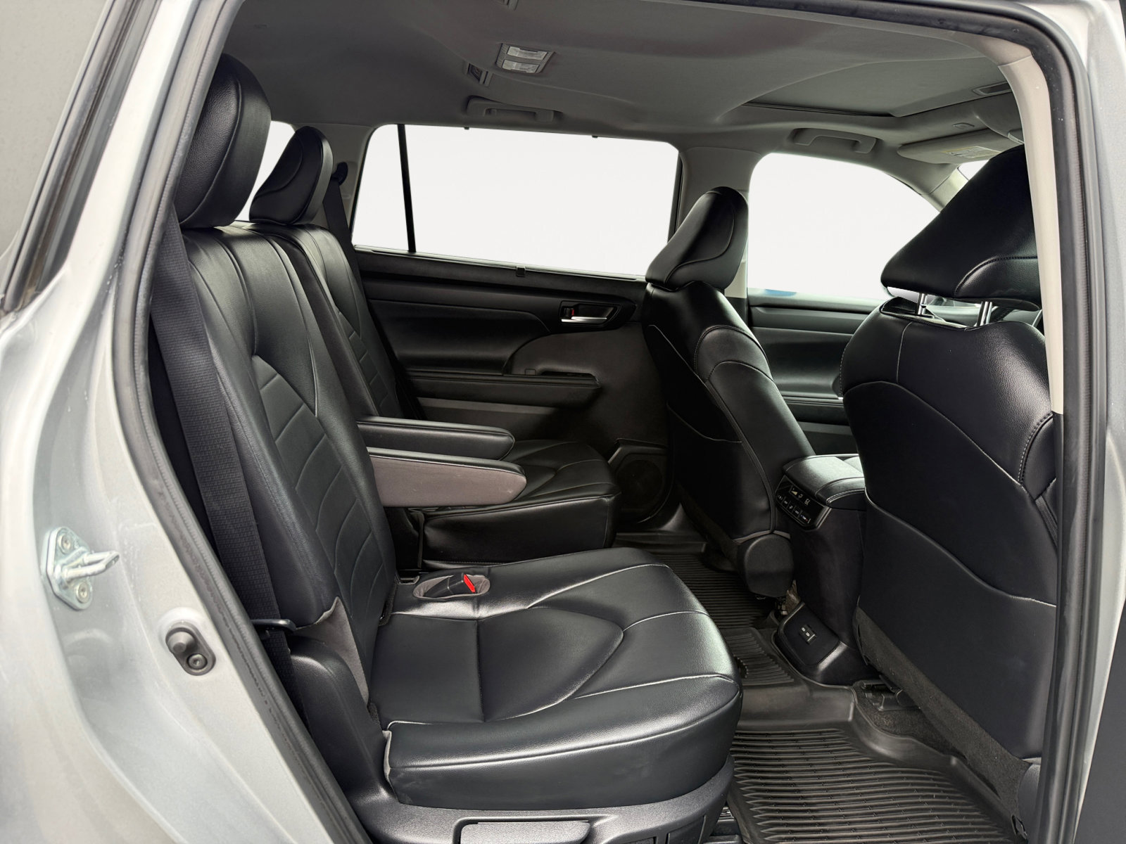 2023 Toyota Highlander XLE photo 15
