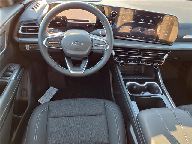 2026 Chevrolet Traverse photo 2