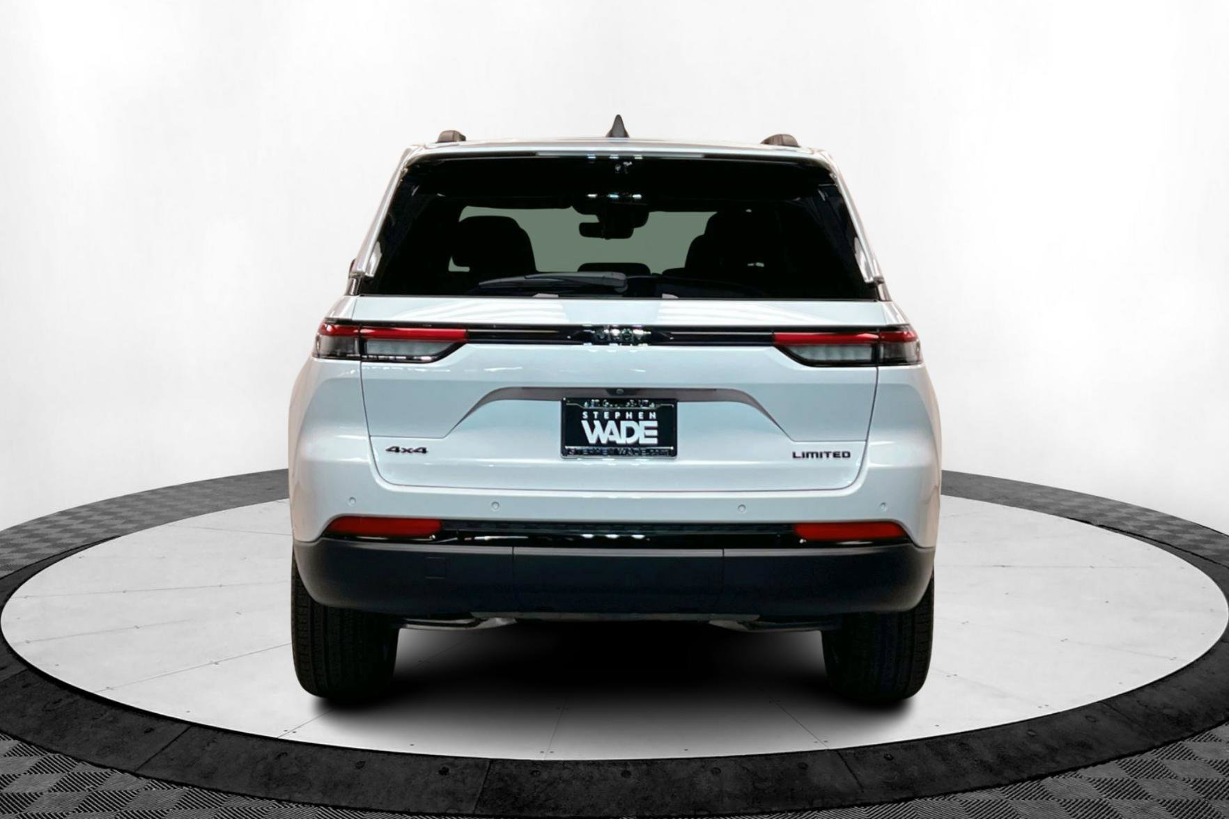 2024 Jeep Grand Cherokee Limited photo 4
