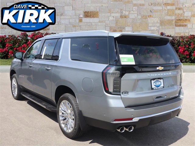 2025 Chevrolet Suburban Premier photo 5