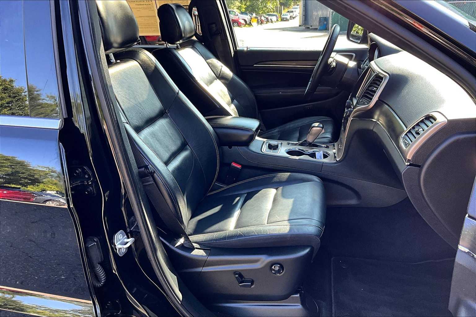 2017 Jeep Grand Cherokee Limited photo 4
