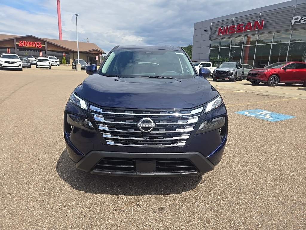 2026 Nissan Rogue SV photo 2