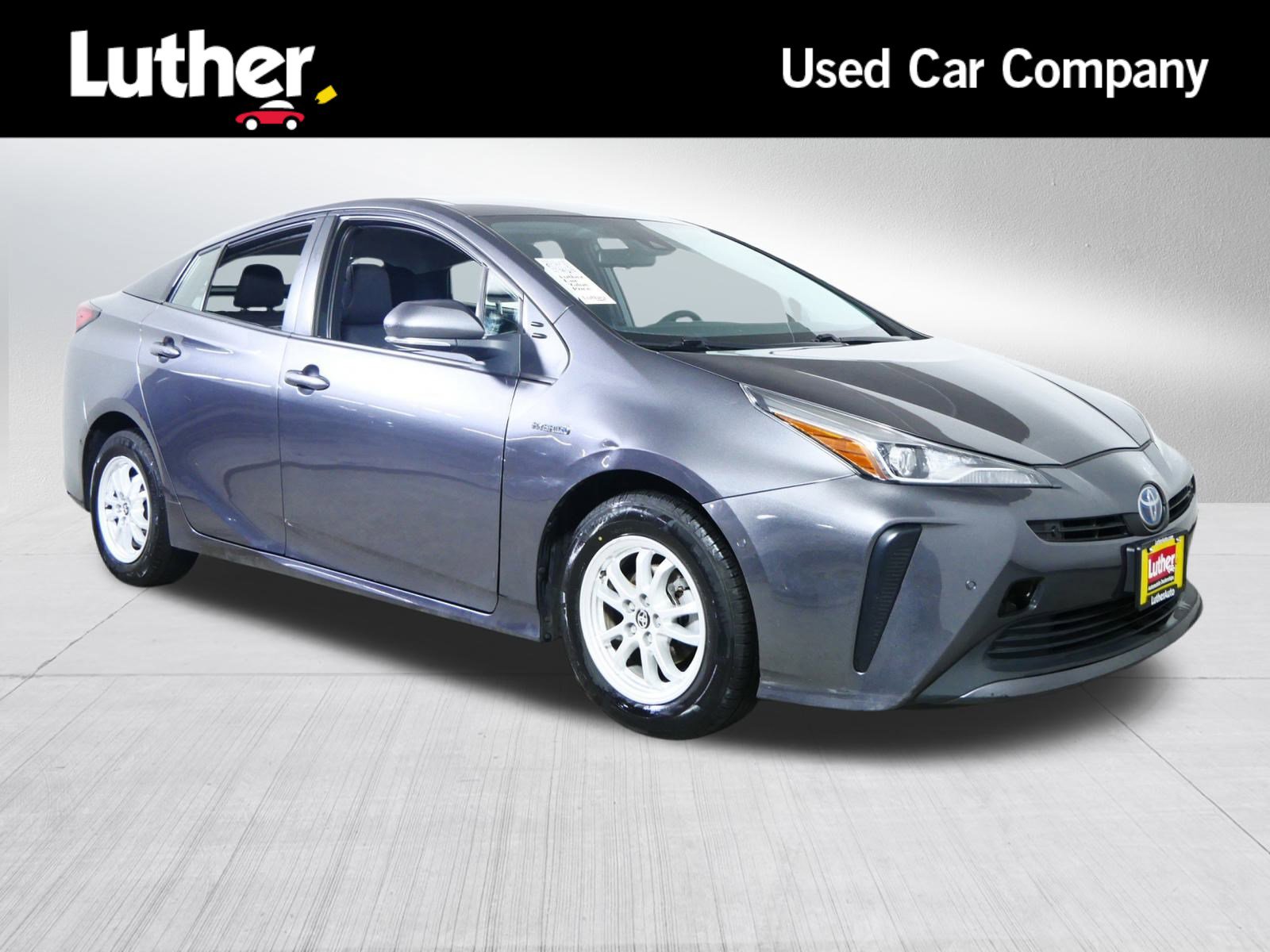 2022 Toyota Prius LE's photo