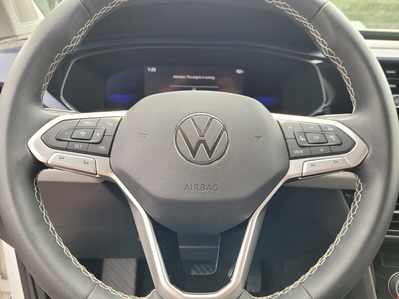 2023 Volkswagen Taos SE photo 22