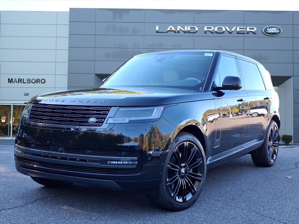 2025 Land Rover Range Rover SE's photo