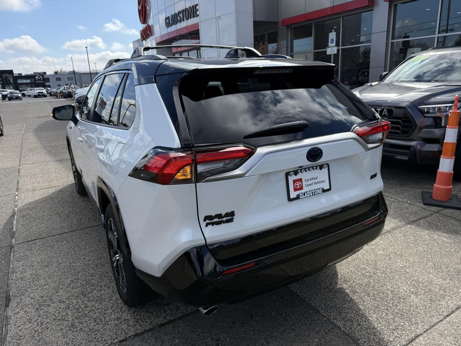 2024 Toyota RAV4 Prime XSE photo 3