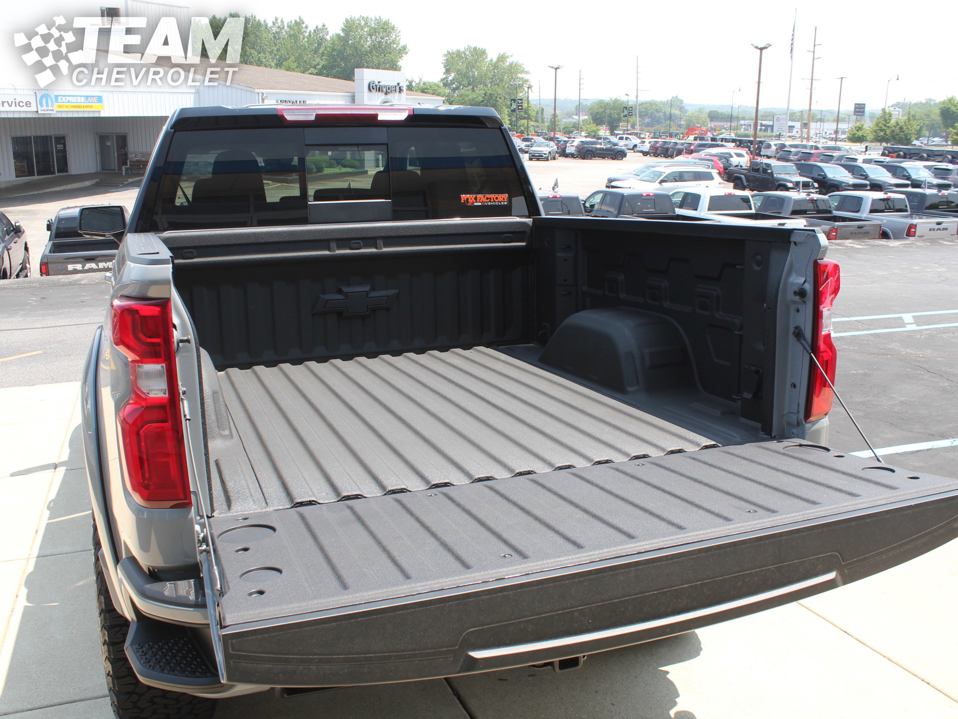 2025 Chevrolet Silverado 1500 RST photo 25