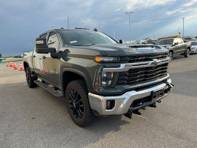 2025 Chevrolet Silverado 2500HD LT photo 3