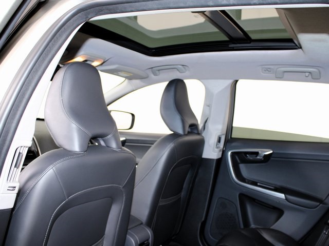 2015 Volvo XC60 T5 Premier photo 19