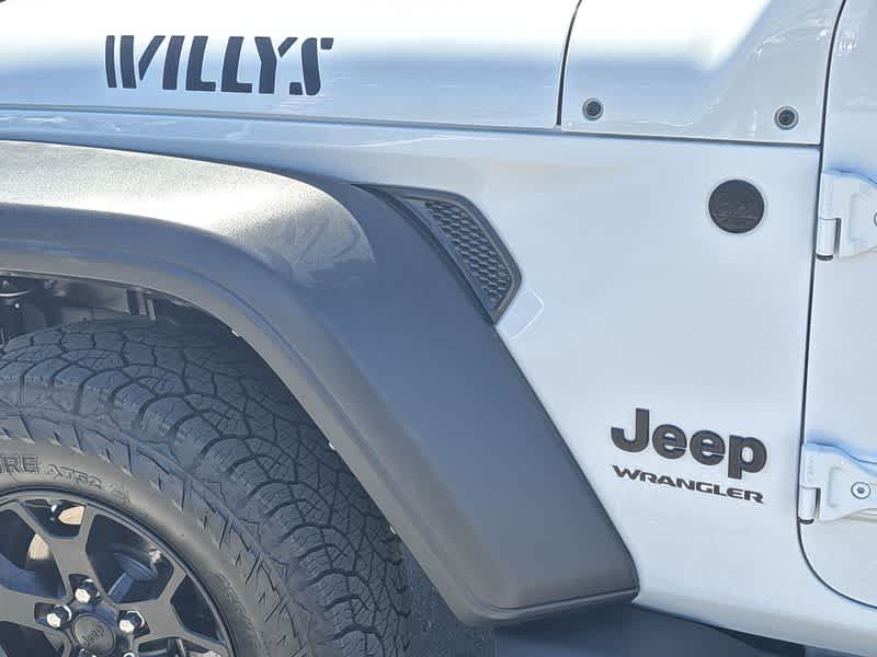 2022 Jeep Wrangler Willys photo 11