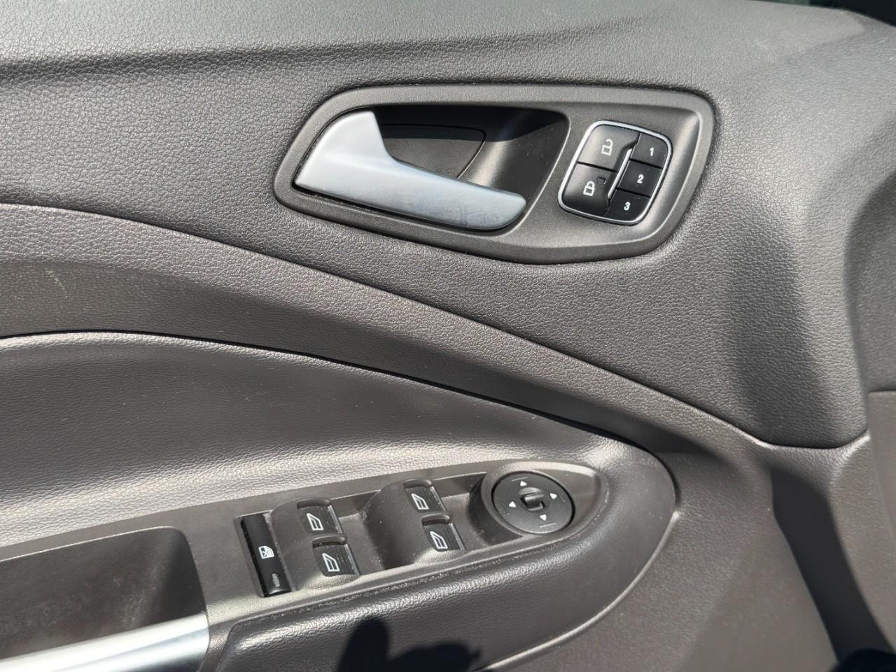 2019 Ford Escape Titanium photo 15