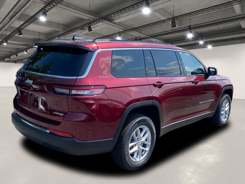 2025 Jeep Grand Cherokee Laredo X photo 4
