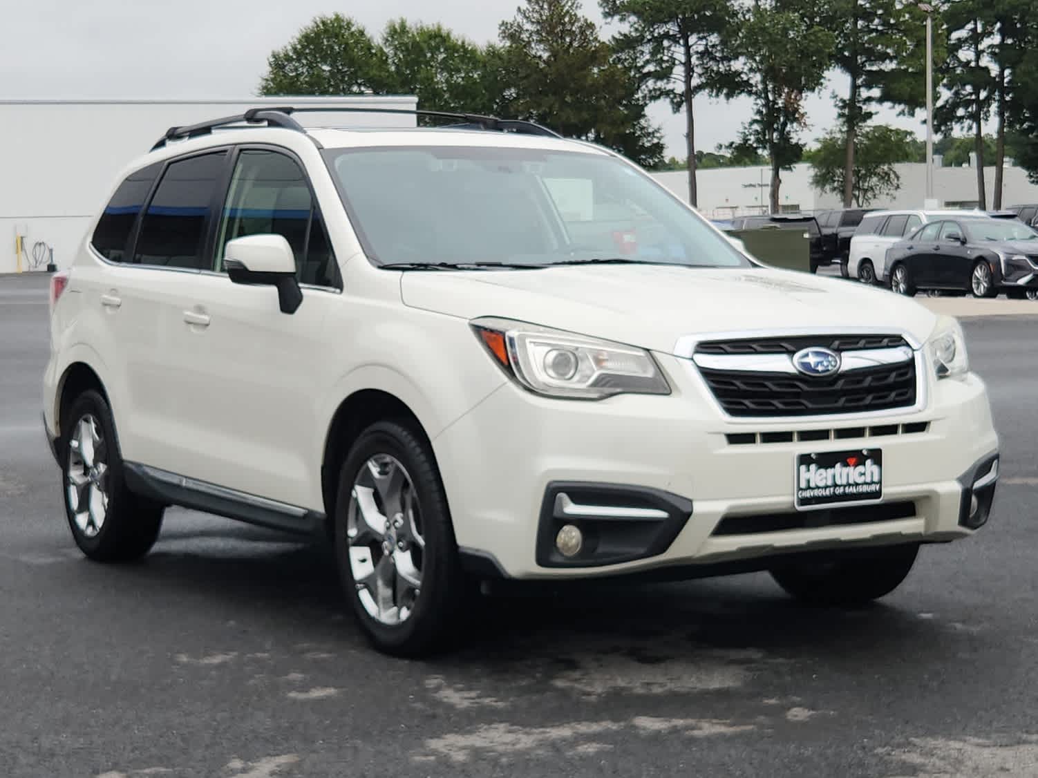 2017 Subaru Forester Touring photo 2