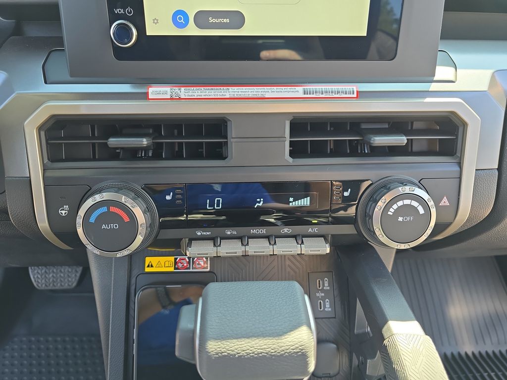 2025 Toyota Tacoma SR5 photo 20