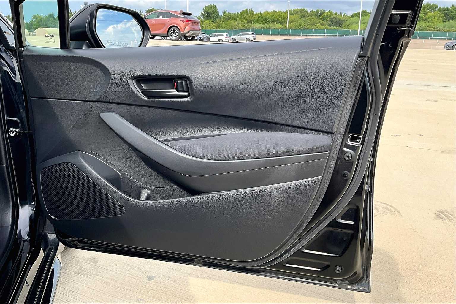 2023 Toyota Corolla LE photo 21