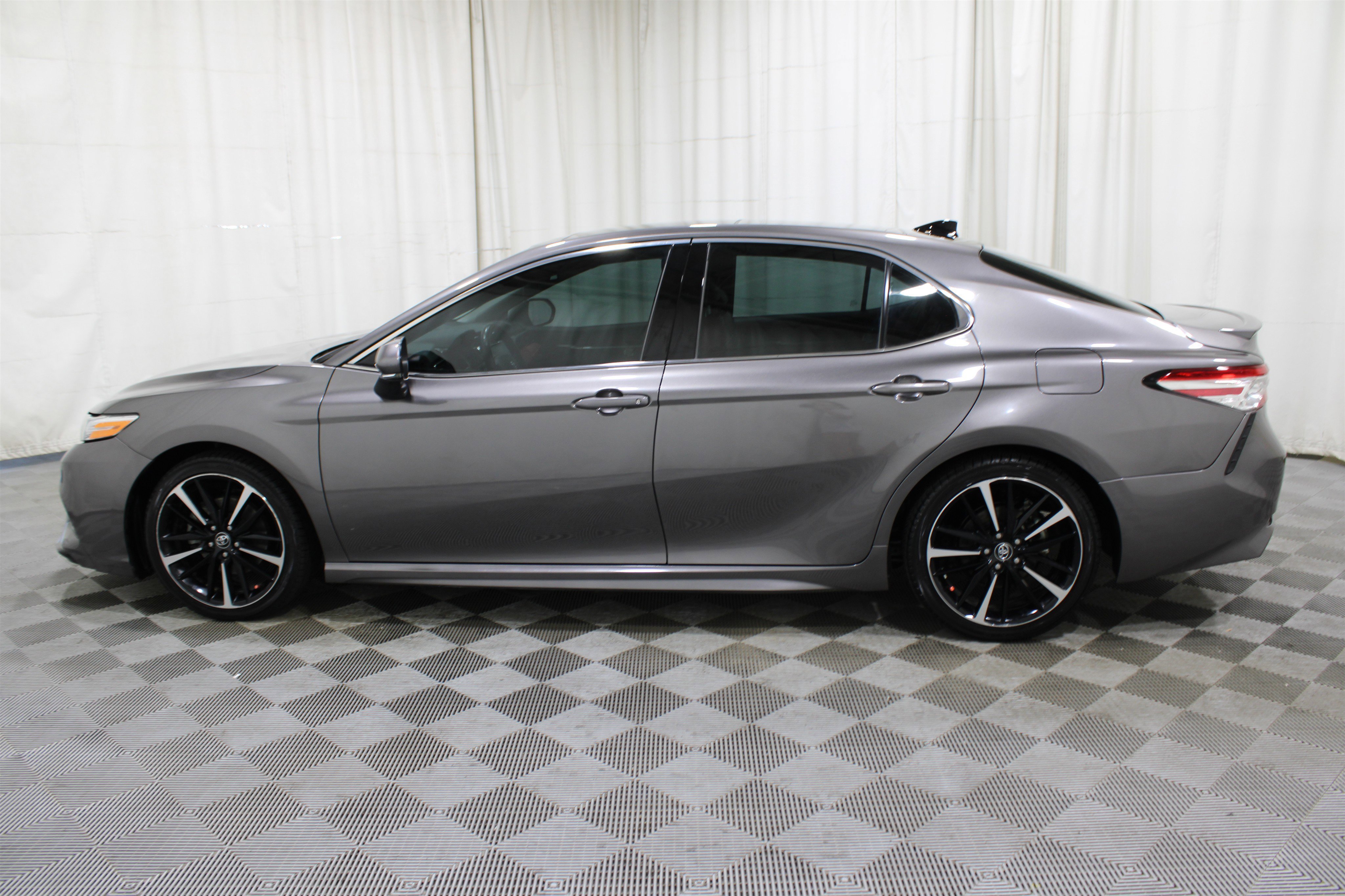 2020 Toyota Camry XSE photo 16