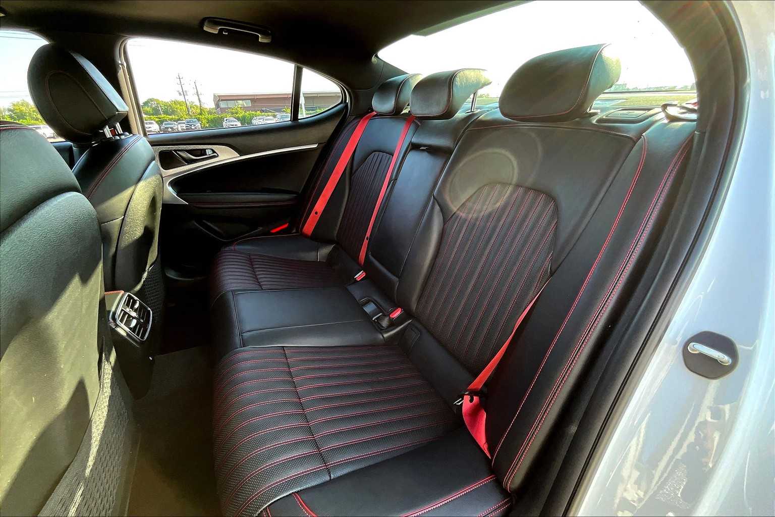 2023 Genesis G70 3.3T photo 17