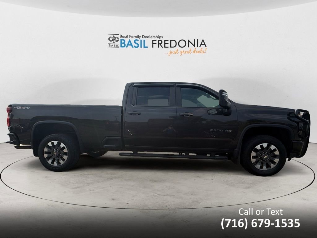 2021 Chevrolet Silverado 2500HD Custom photo 4
